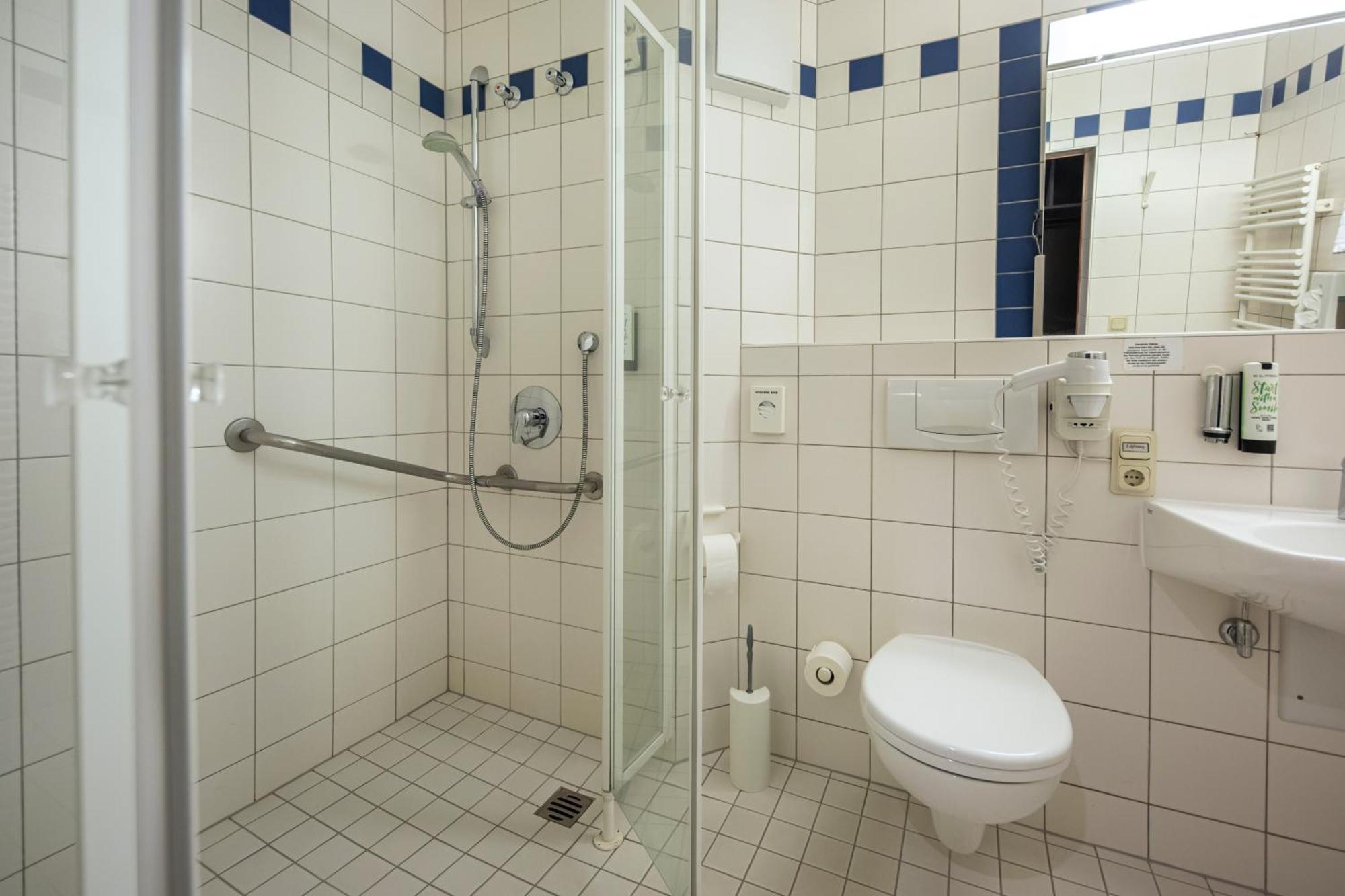 Roomingtons Karoli Waldkirchen Extérieur photo