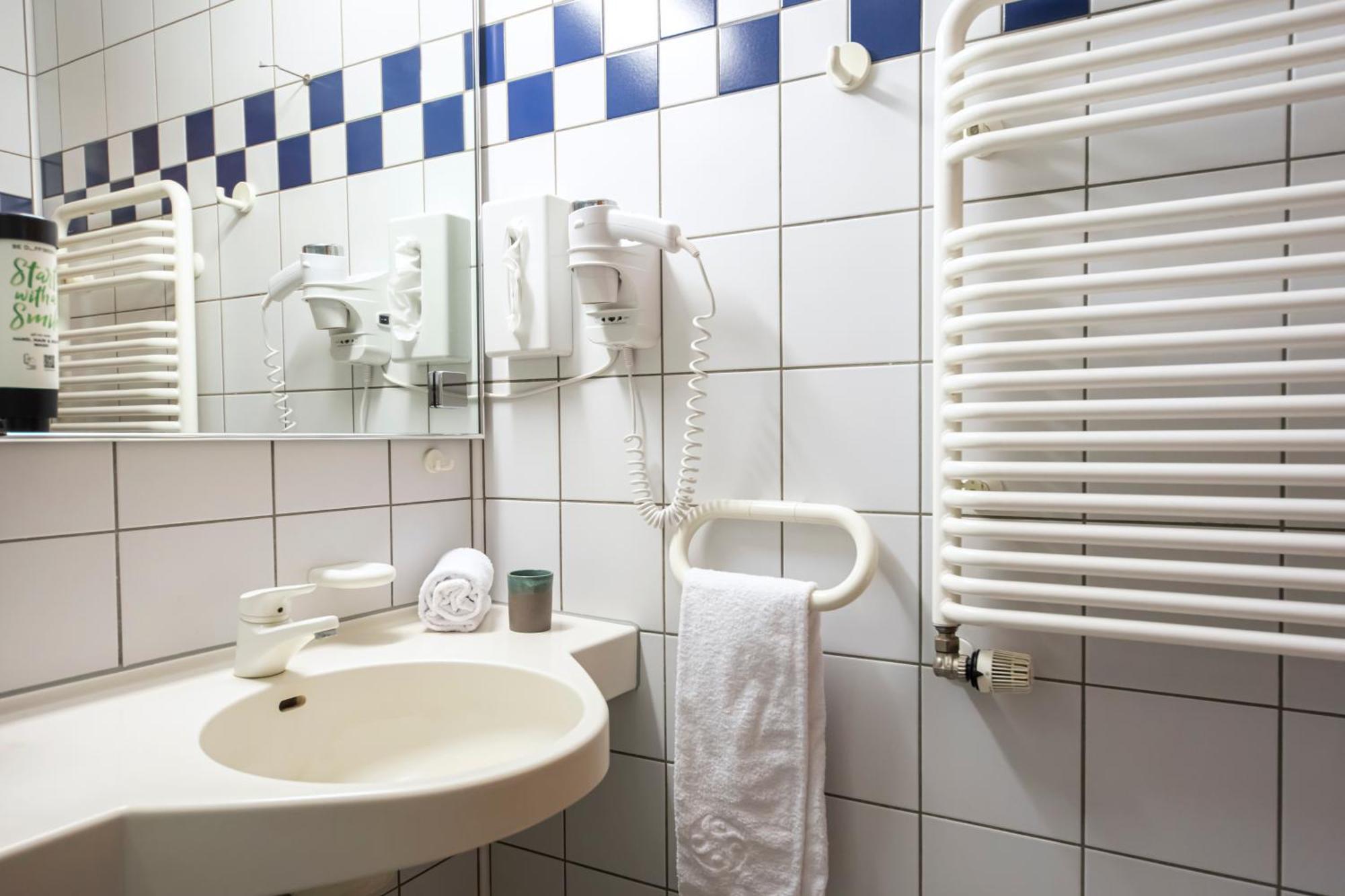 Roomingtons Karoli Waldkirchen Extérieur photo